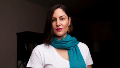 زينة هاشم بيك: ثنائية اللغة والأنماط الشعرية