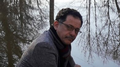 France Makes Yemeni Writer Ali Al-Muqri a Knight of the Order of Arts and Letters